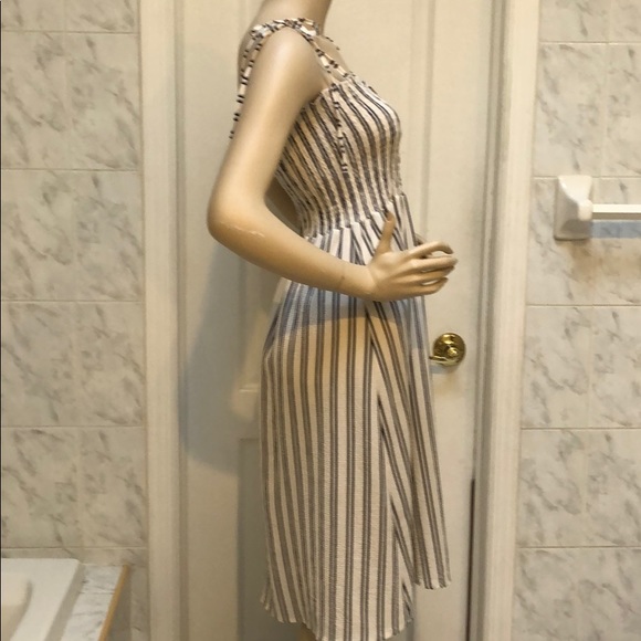 PIN STRIPE Smocked top dress - Picture 6 of 8